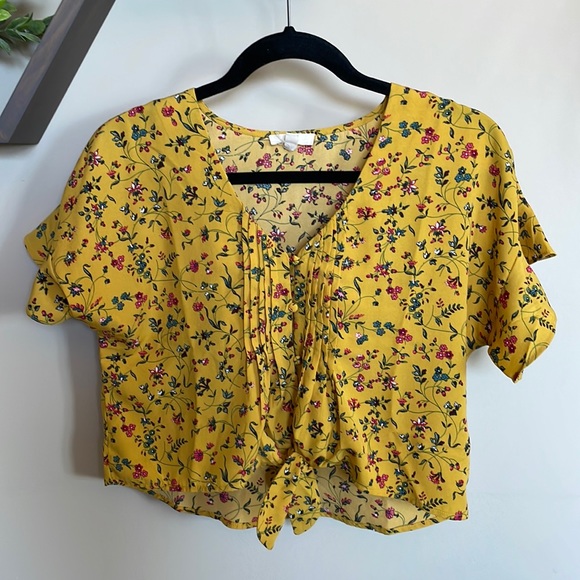 Tops - Floral crop top